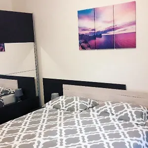  Apartment Nena Near The Center With Free Parking