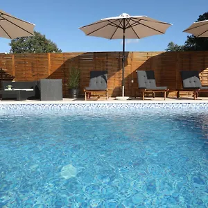 https://apartment-debora.pula-hotels.org