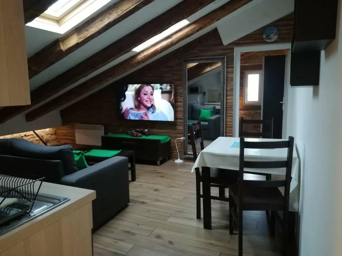 Lukadora Apartment Pula 0*,